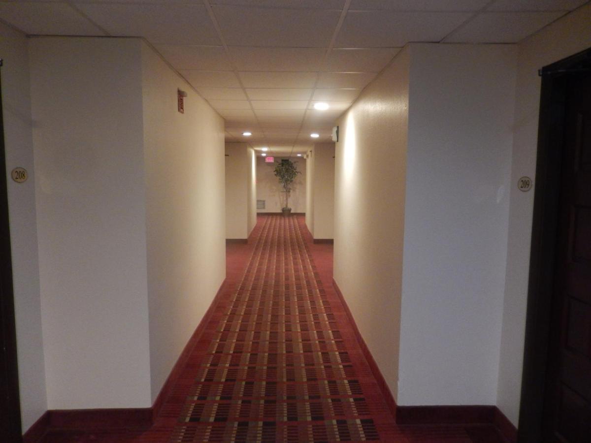Red Roof Inn Harrisonburg - University Area Esterno foto