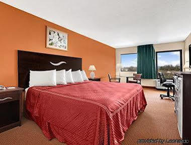 Red Roof Inn Harrisonburg - University Area Esterno foto